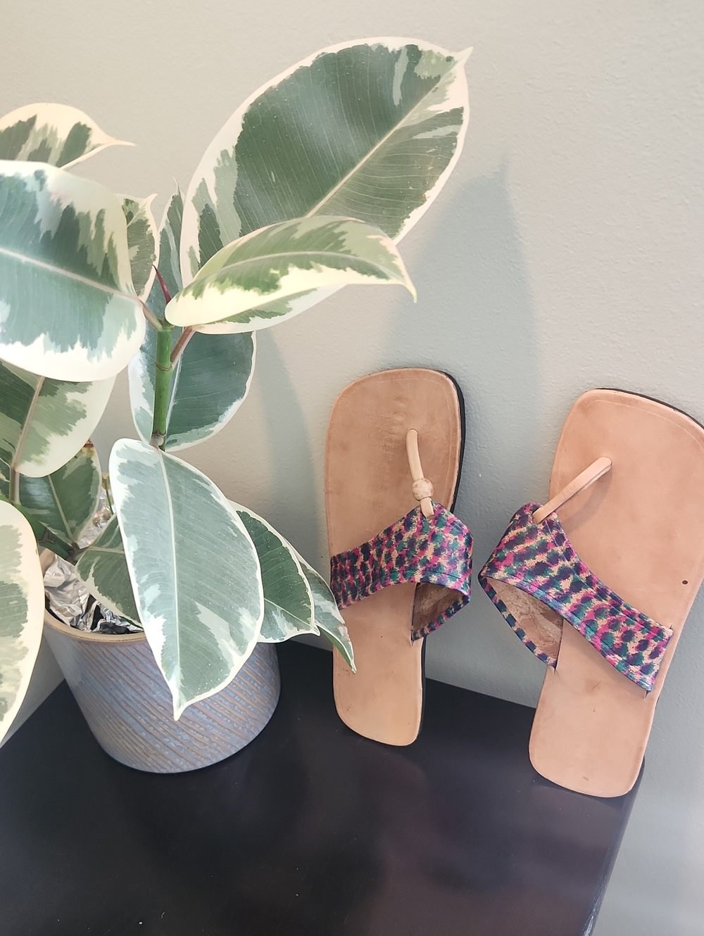 Women's Multicolor Woven Leather Toe-Loop Sandals
